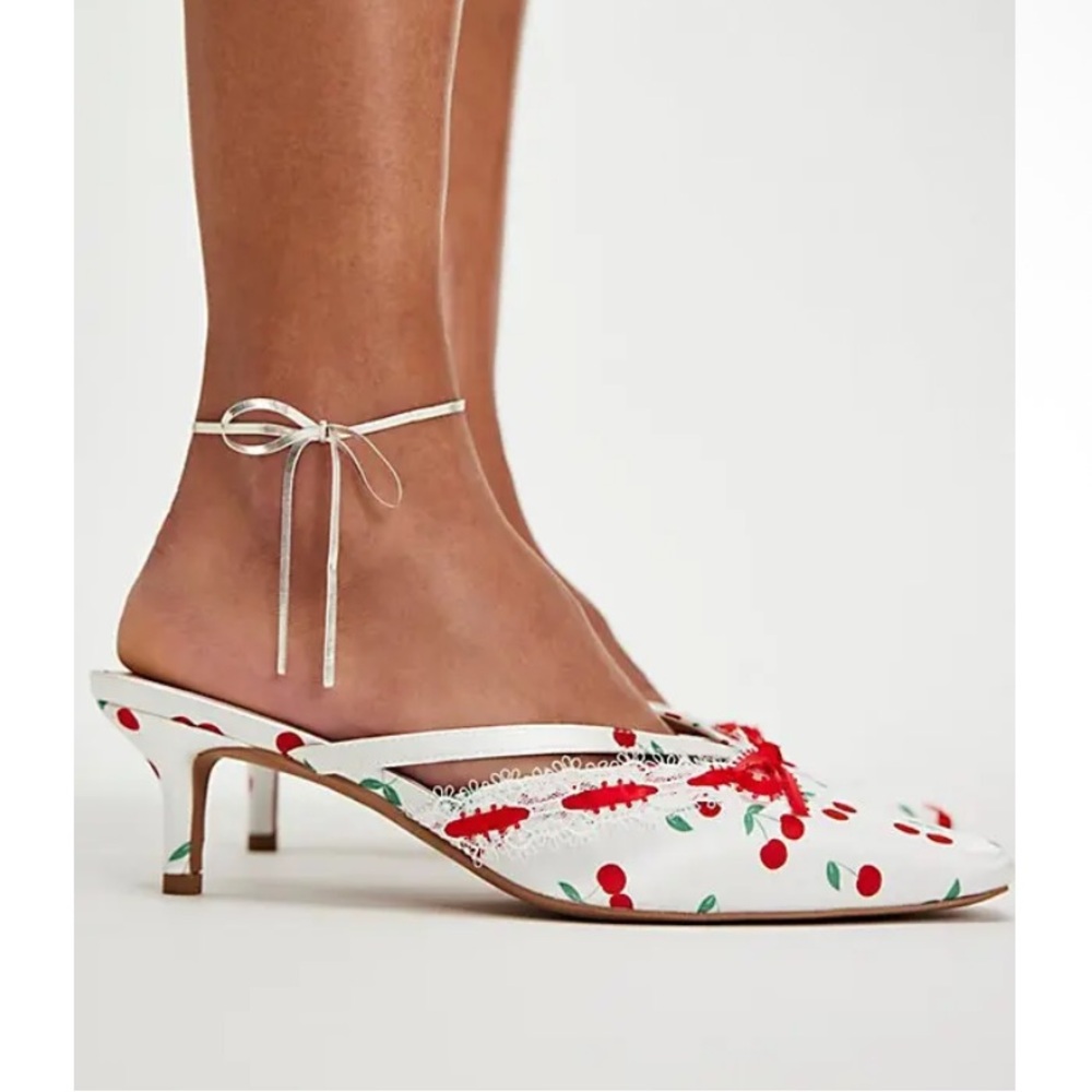 FOR LOVE & LEMONS Free People White Cherry Print Bow Audrey Mules Heels size 39 - Picture 3 of 11